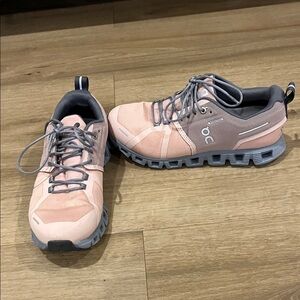 On Running Cloud 5 Waterproof Rose Fossil Trainers Womens 7